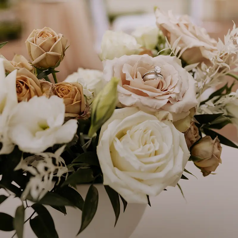 Trendy minimalist wedding decor with neutral tones How to Create a Wedding Design That Feels Uniquely Yours