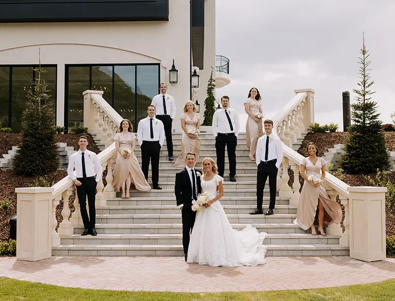 Classic white and gold wedding decoration ideas